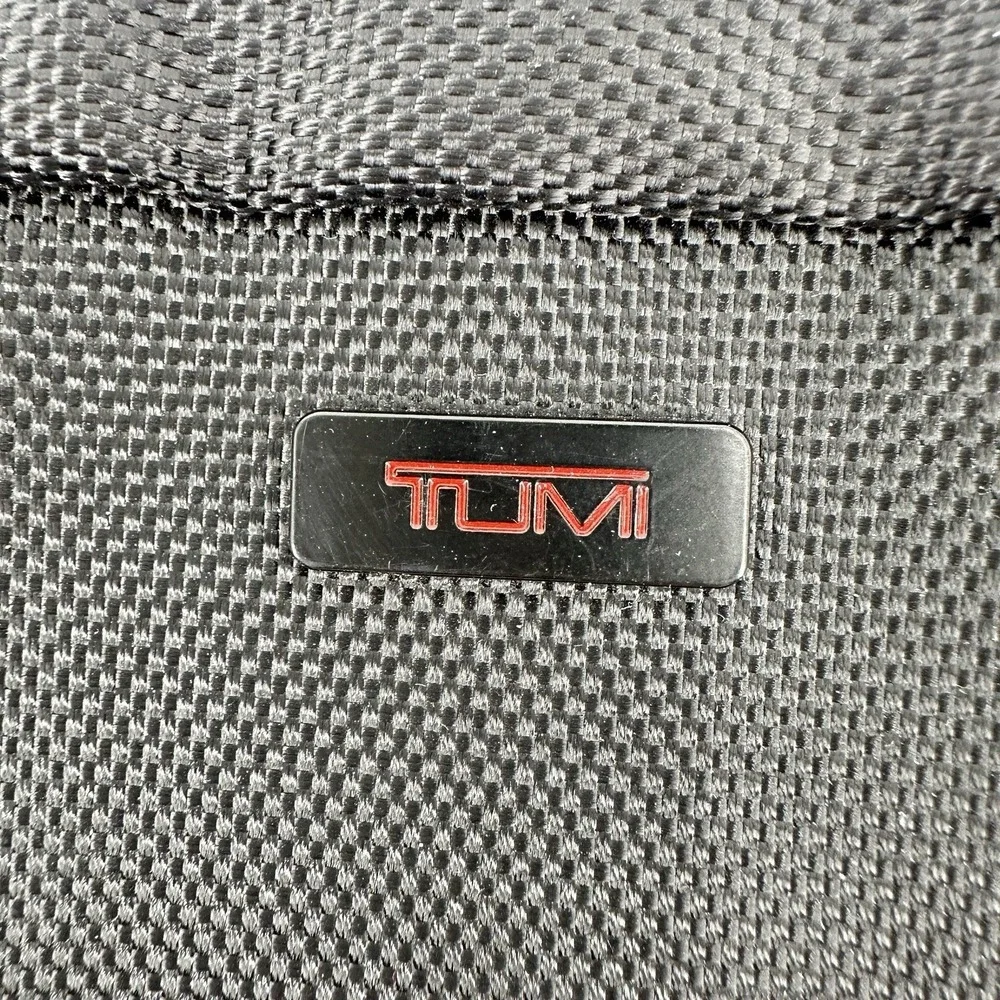 TUMI for DELTA Airlines Travel Storage Toiletry Makeup Cosmetics Bag Black